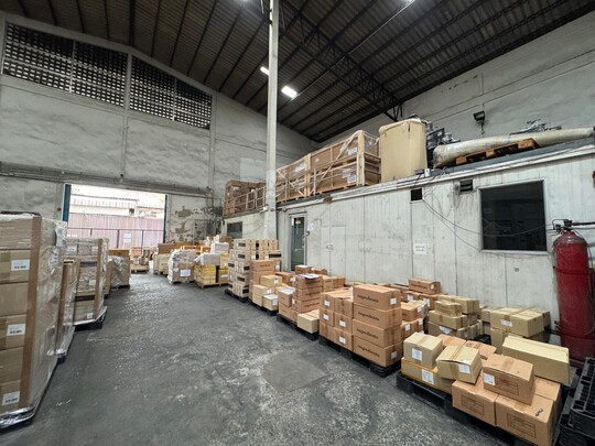 โซน C พื้นที่รับ-จ่ายสินค้า ติดประตูม้วน 180 ตร.ม.